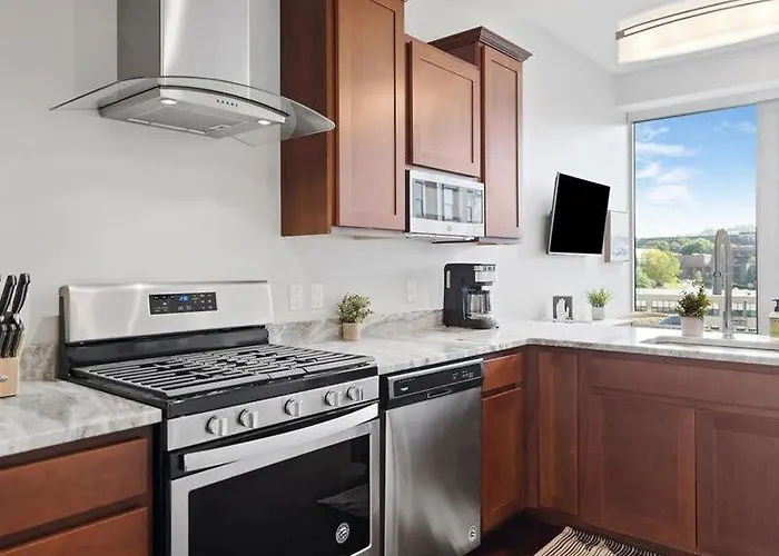 Cozysuites 1br, Ppg Paints Arena, Pitts Pittsburgh